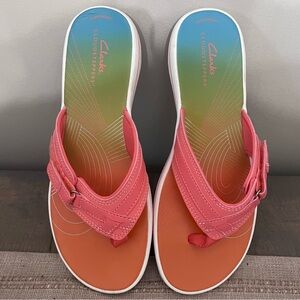 Clarks Women’s Cloudsteppers Breeze Sea Flip Flops, Coral Ombré Size 9 M
